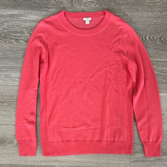 J. Crew Sweaters - NWOT J. Crew Women’s Crewneck Sweater Coral Pink Size M